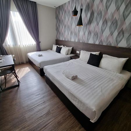 סקודאי The Square Hotel מראה חיצוני תמונה