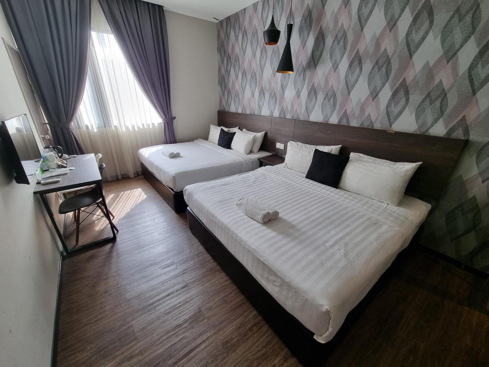 סקודאי The Square Hotel מראה חיצוני תמונה