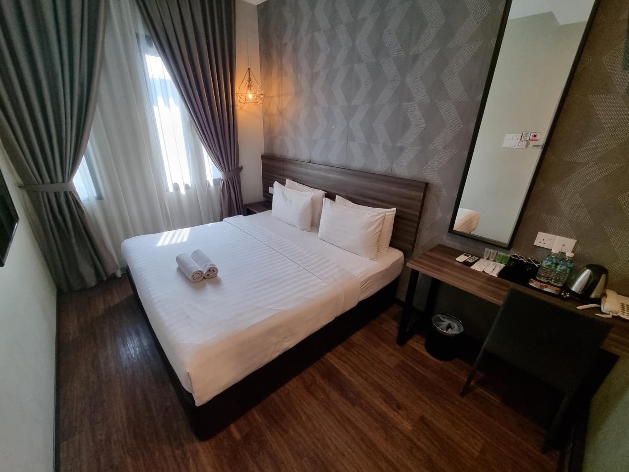 סקודאי The Square Hotel מראה חיצוני תמונה