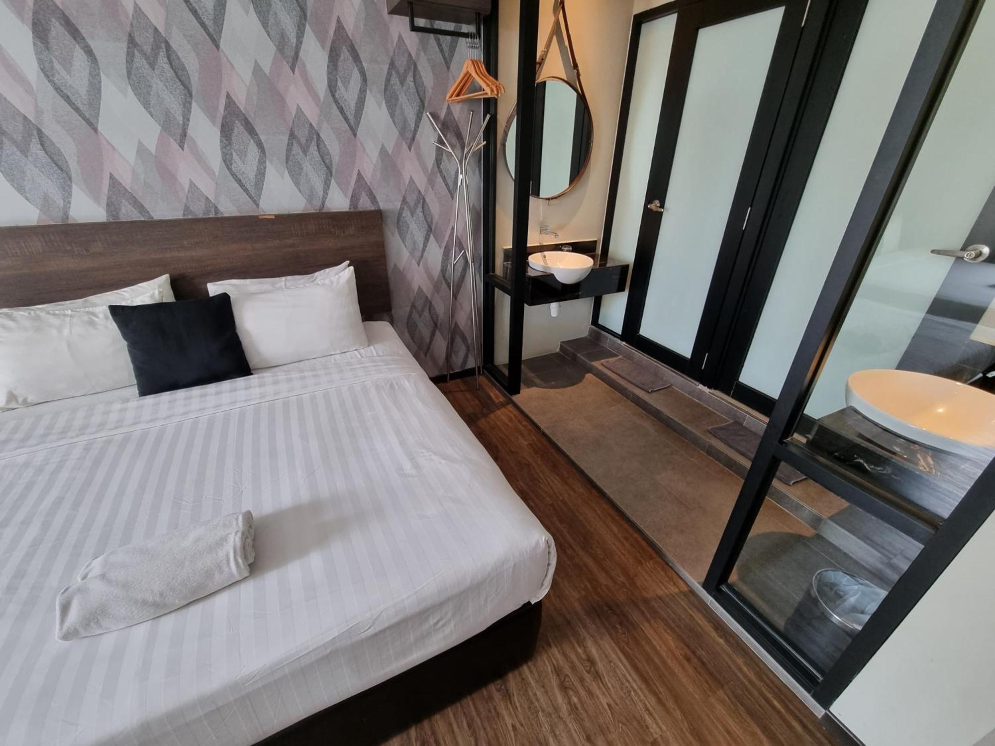 סקודאי The Square Hotel מראה חיצוני תמונה