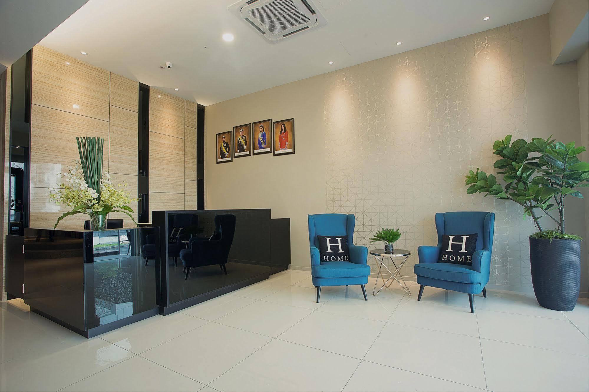 סקודאי The Square Hotel מראה חיצוני תמונה