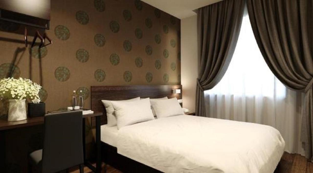 סקודאי The Square Hotel מראה חיצוני תמונה